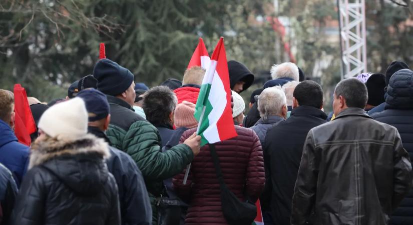 Ez igen: Elképesztően sok ember kíváncsi Orbán Viktorra Veszprémben is - Fotó