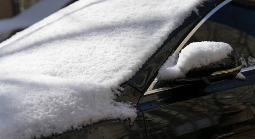 Itt esett ma hó: a tavasz közepén visszatért a tél