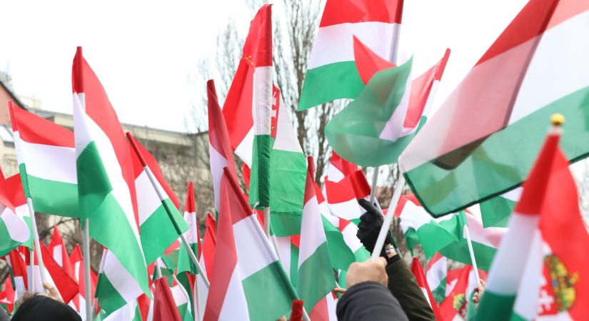 Brutális tömeg gyűlt össze! - Nézd vissza a veszprémi Békemenet legjobb pillanatait