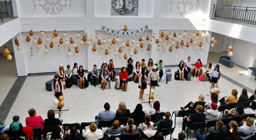Verébavató ünnepség a Beregszászi Bethlen Gábor Líceumban