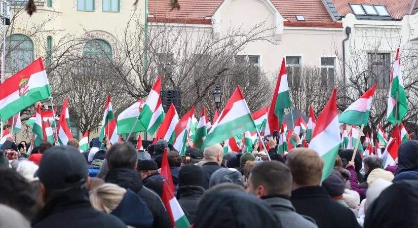 Durván nagy tömeg: mindenki kíváncsi volt Orbán Viktorra Veszprémban - Galéria