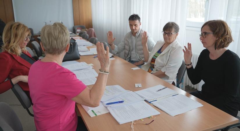 Ismét kifogást bírált el a bizottság