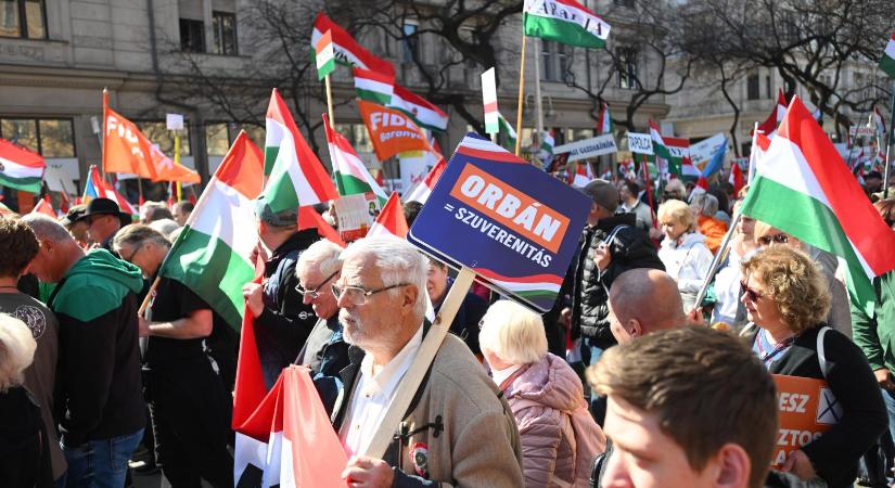 Elkészült a felmérés, még a fideszeseknek is kevesebb mint a fele hiszi el, amit a kedvenc pártjuk állít Szabó Bencéről