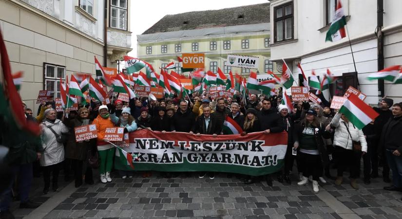 A győri országjáráson is megüzenték: "Nem leszünk ukrán gyarmat"