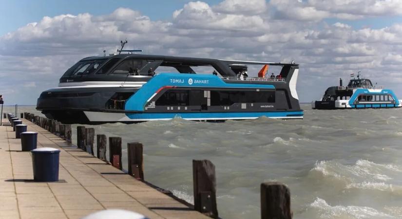 Kezdődik a hajózási szezon a Balatonon: mutatjuk az idei árakat