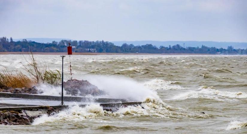 Hétvégén sem szabadulunk meg a viharos széltől
