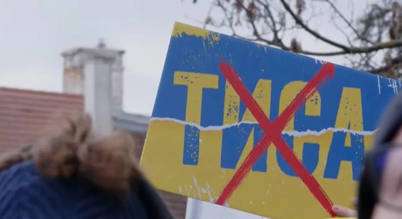 Különleges tábla bukkant fel Orbán Viktor veszprémi országjárásán