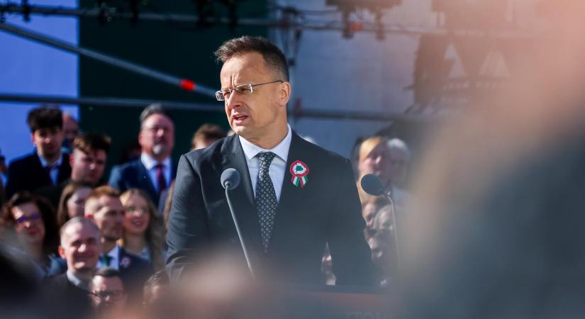 Már több mint 17 ezren követelik Szijjártó Péter azonnali lemondását az aHang petíciójában