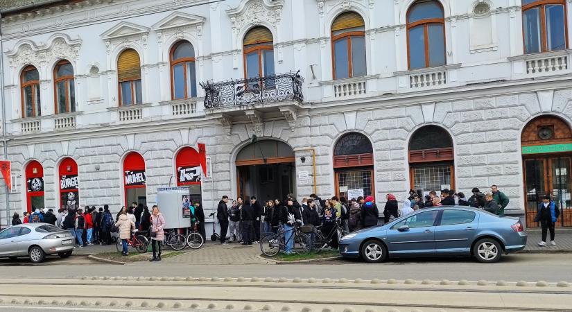 Óriás csata indul az Andrássy úton nyíló két hamburgerező közt