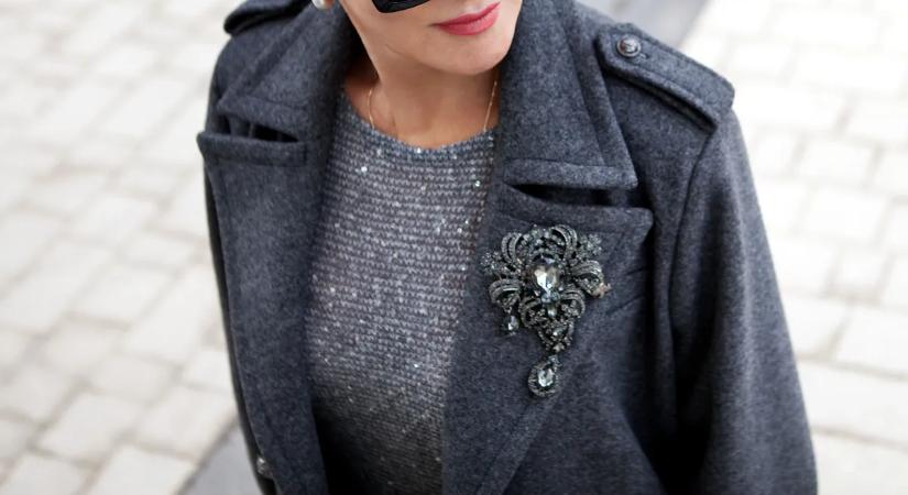 A régi kedvenc idén tavasszal ismét visszatér – Így viseld stílusosan és nőiesen nagyanyáink imádott ékszerét