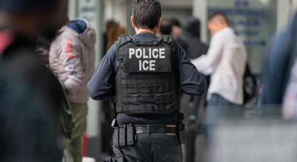 Az USA-ból kitoloncolt ukránokat a repülőgépről egyenesen a TCK-ba vitták – CNN