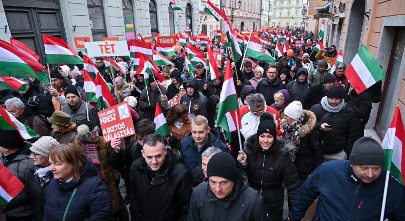 Győrben Szijjártó Péter is beszélt: a fő téma Ukrajna