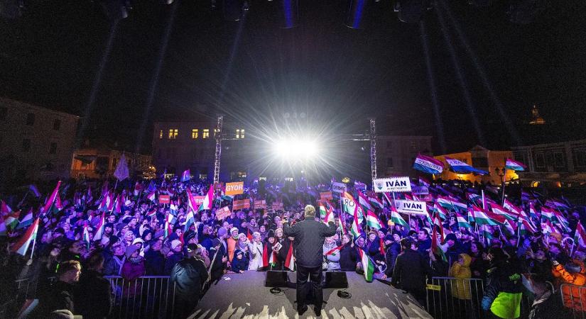 Bulizós hangulatban várták Orbán Viktort Győrben