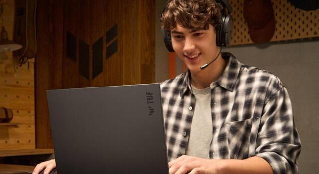 Teljesen ingyenes garancia-szolgáltatással állt elő az ASUS