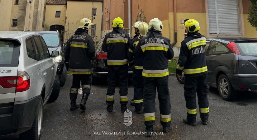 A tűzoltók és az áramszolgáltató szakemberei továbbra sem pihennek Vasban