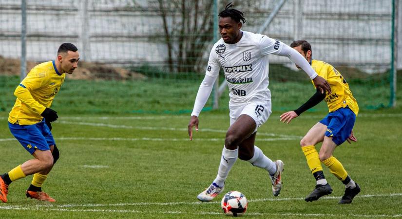 Megyei I az NB I ellen – Elismerést érdemel a megyei focicsapat – Fotókkal