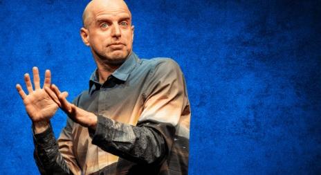 Elkezdtünk mindent két kézzel megcsinálni