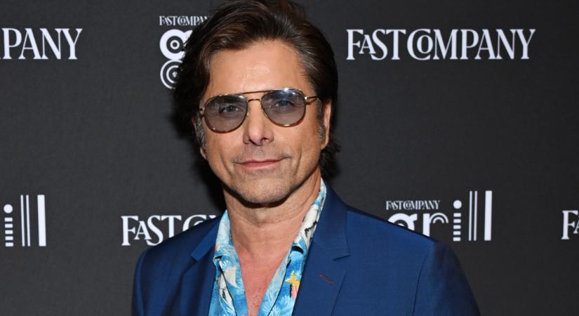 Új kezdetet jelöl John Stamos első tetoválása