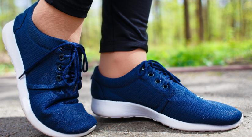 Így tisztítsd meg a tavaszi cipődet, hogy ne verje szét a mosógépet