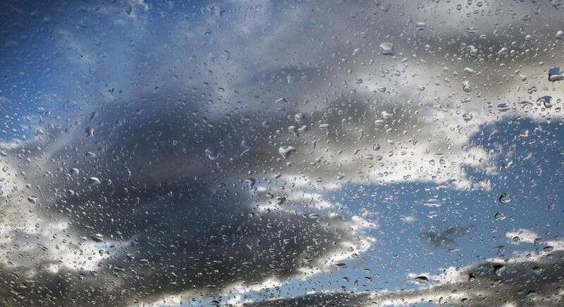 Távolodik a ciklon, a nagy szél azonban továbbra is a vendégünk marad