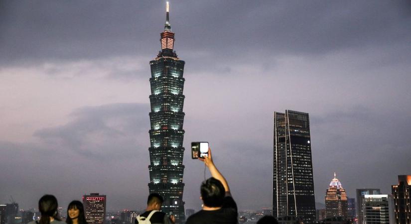 Az egész világ érzi meg, ha a rezsicsökkentés összeomlik – egy szigeten, bezzeg a magyart támadják