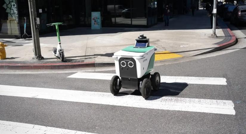 Ez már a vég: egyre több ember érez együtt a szállítást végző robotokkal