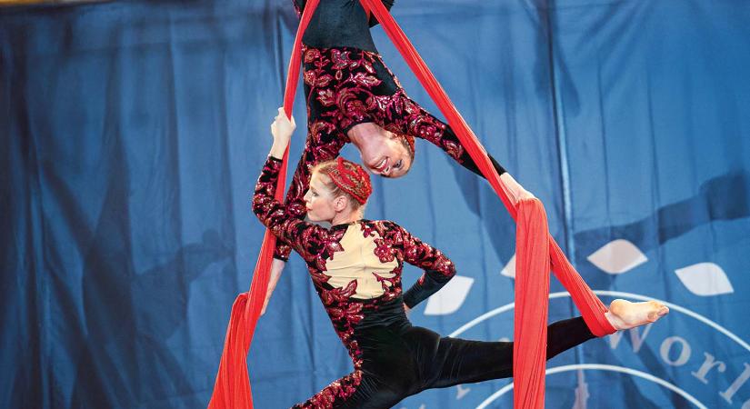 Csikós Júlia – „Otthon érzem magam a levegőben”