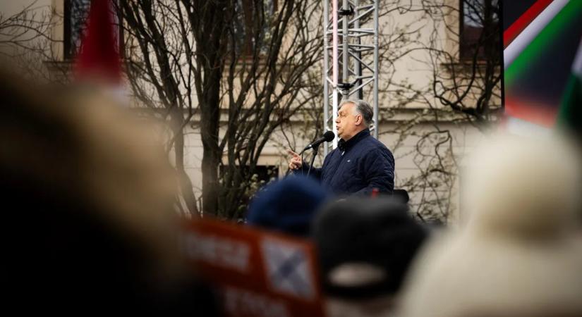 Orbán Viktor: Újabb nap, újabb országjárás!