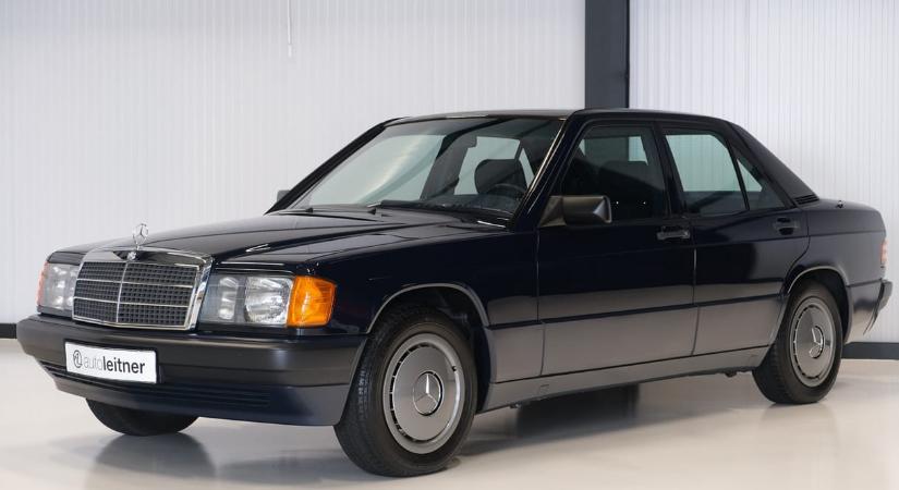 Időgép: évente alig 190 kilométert használták ezt a remek régi 190-es Mercedest