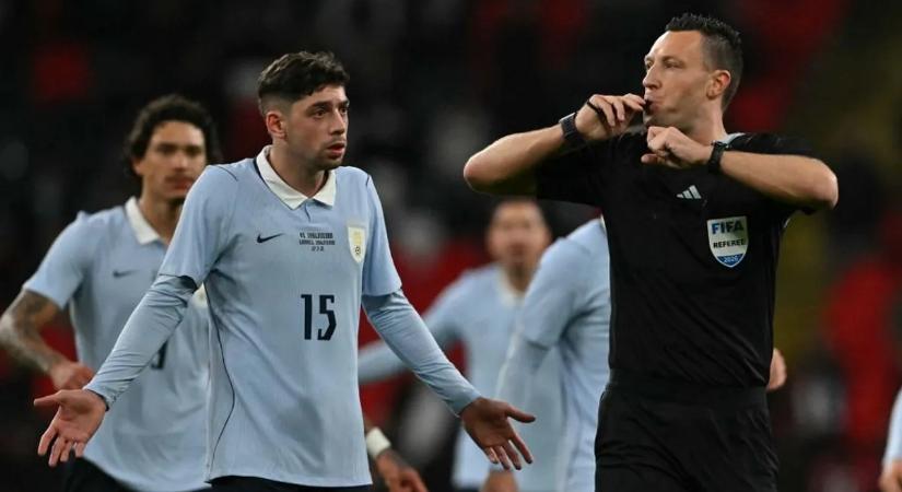 Teljes káosz a Wembleyben: a játékvezető mindenkit kiborított