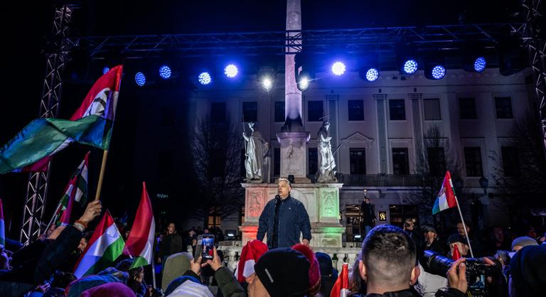 Török Gábor szerint kibillenés van a kormányoldalon, ez a szituáció nem segít a Fidesznek