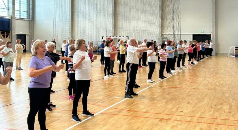 Szegeden történik valami egészen elképesztő: 500 nyugdíjas egyszerre lép akcióba