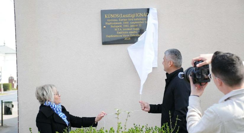 Városuk nagyjának állított emléket a hajdú-bihari település - fotókkal!