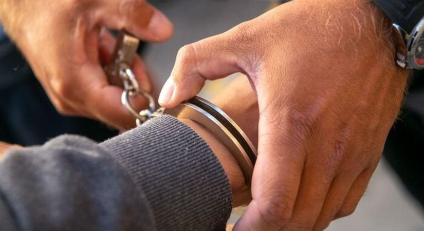 Jelentős mennyiségű kábítószerrel bukott le három férfi