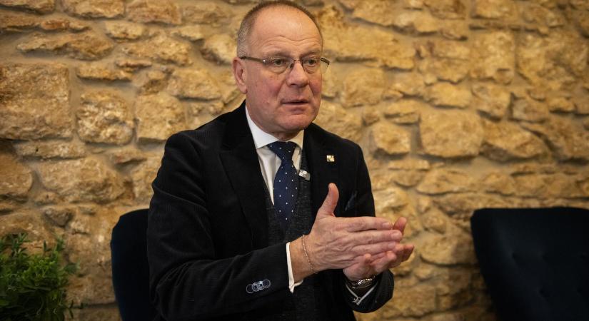 Navracsics Tibor visszavonul a politikától, ha nem nyer egyéniben