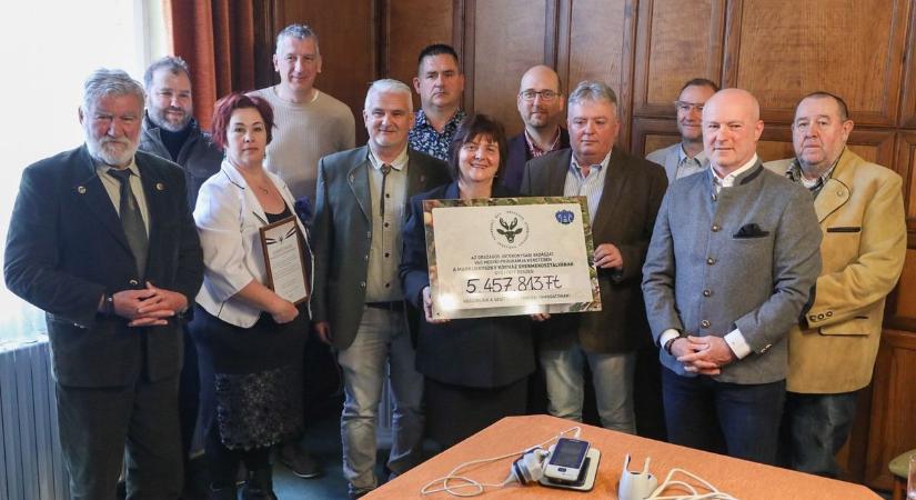 A vadászat eszköz a jótékonyságra - új eszközökkel gazdagodott a Markusovszky Kórház gyermekosztálya