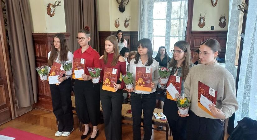 Zonta: kiosztották a Fiatal női vezetők pályázat díjait