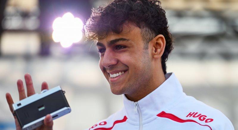 Lindblad Verstappent búcsúztatva jutott ismét Q3-ba