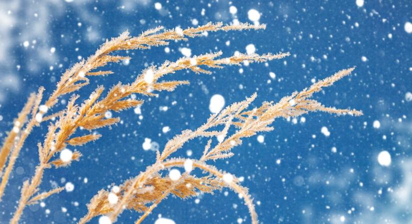 Kettészakadt az ország: nyugaton riasztás van érvényben, keleten 20 fok is lehet