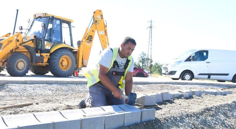 Hivatalos: elrajtolhat a vidék újabb beruházása, Lázár János két megyeszékhelyt köthet össze egy négysávos uttal