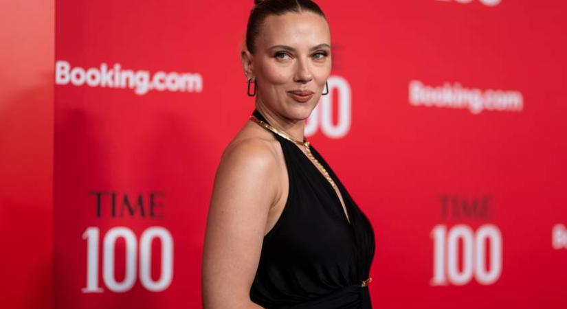 Scarlett Johansson ritkán látott ikertestvére: a 41 éves Hunter piszkosul jóképű