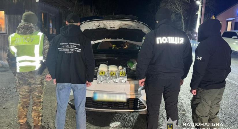 Több mint 2,2 kg drogot próbáltak Kárpátaljára szállítani