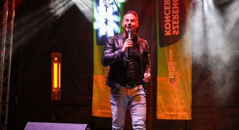 Nem hittek benne, a szolnoki sztár mégis olyan slágert írt, amit 20 év után is mindenki kívülről fúj