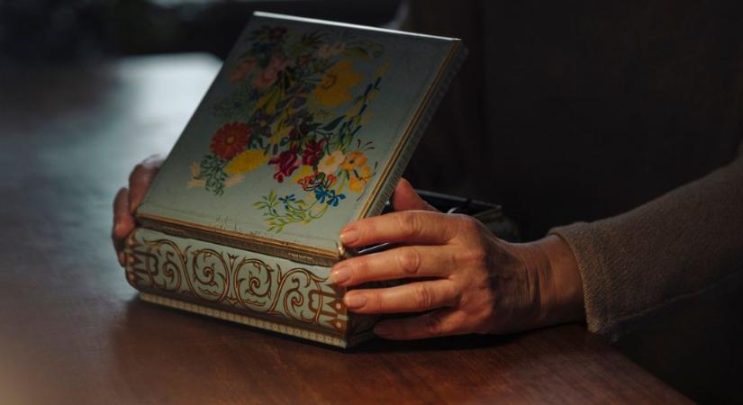 Régi fémdobozok, amelyek többet érhetnek, mint gondolnánk – és sokan nem is tudnak róla