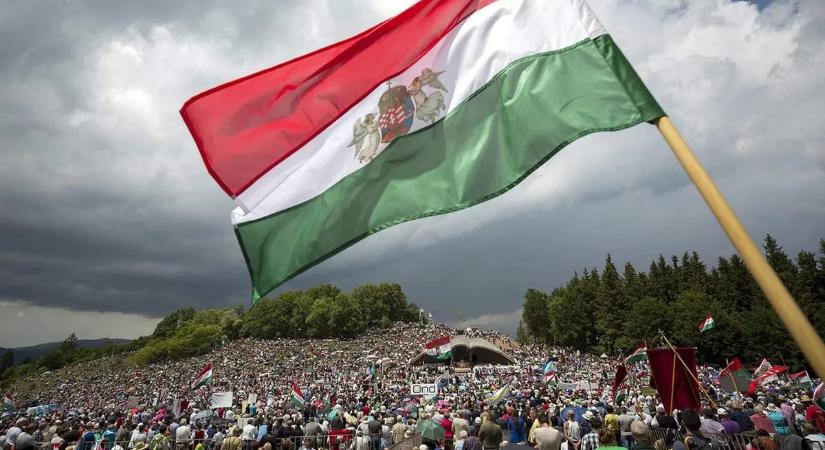 Egy ukránbarát bábkormány mindent megtenne, hogy a külhoni magyarokat leválassza a nemzetről