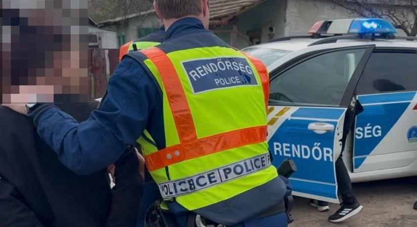 A WC-n érte a végzet a túrkevei asszonyt: kétségbeesetten kapkodott, amikor rátörtek