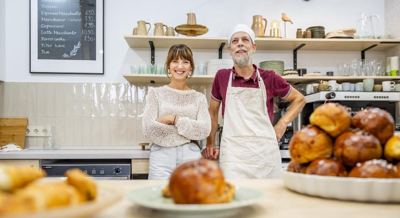 Megtaláltuk a legfinomabb fitty szilvás csiga receptjét: a Kéktúra mentén bújik meg a legendás pékbisztró, ahol készül