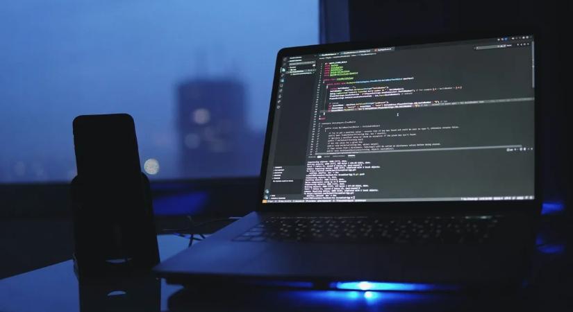 Hackerek törték fel az FBI igazgatójának e-mail-fiókját