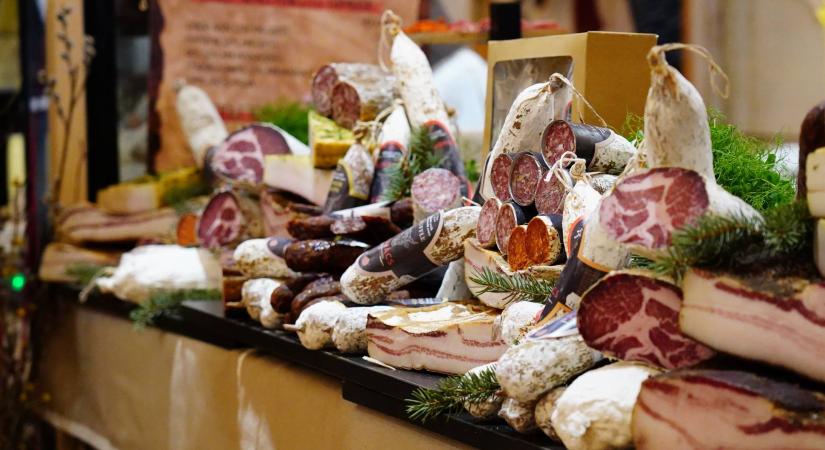 Gombanyalóka és disznófej – Erdély ízei hétvégén Szentendrére költöznek