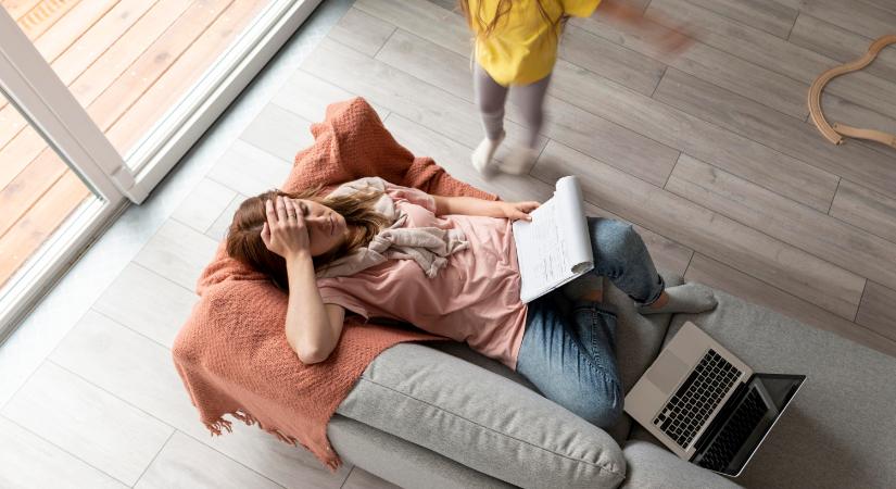 Ez nem segítség, hanem kőkemény politika: reklámfogás áldozata lett egy debreceni család Tompa Enikő miatt